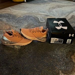 Under Armour  Womens HOVR Phantom 2 MTLC